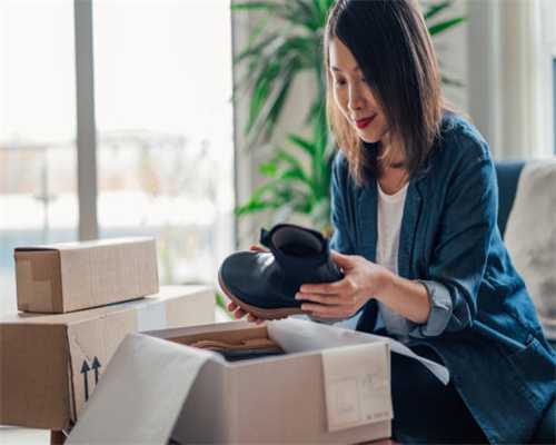 被逼无奈，英国人要给松鼠吃避孕药？！这帮小可爱的破坏力太大了